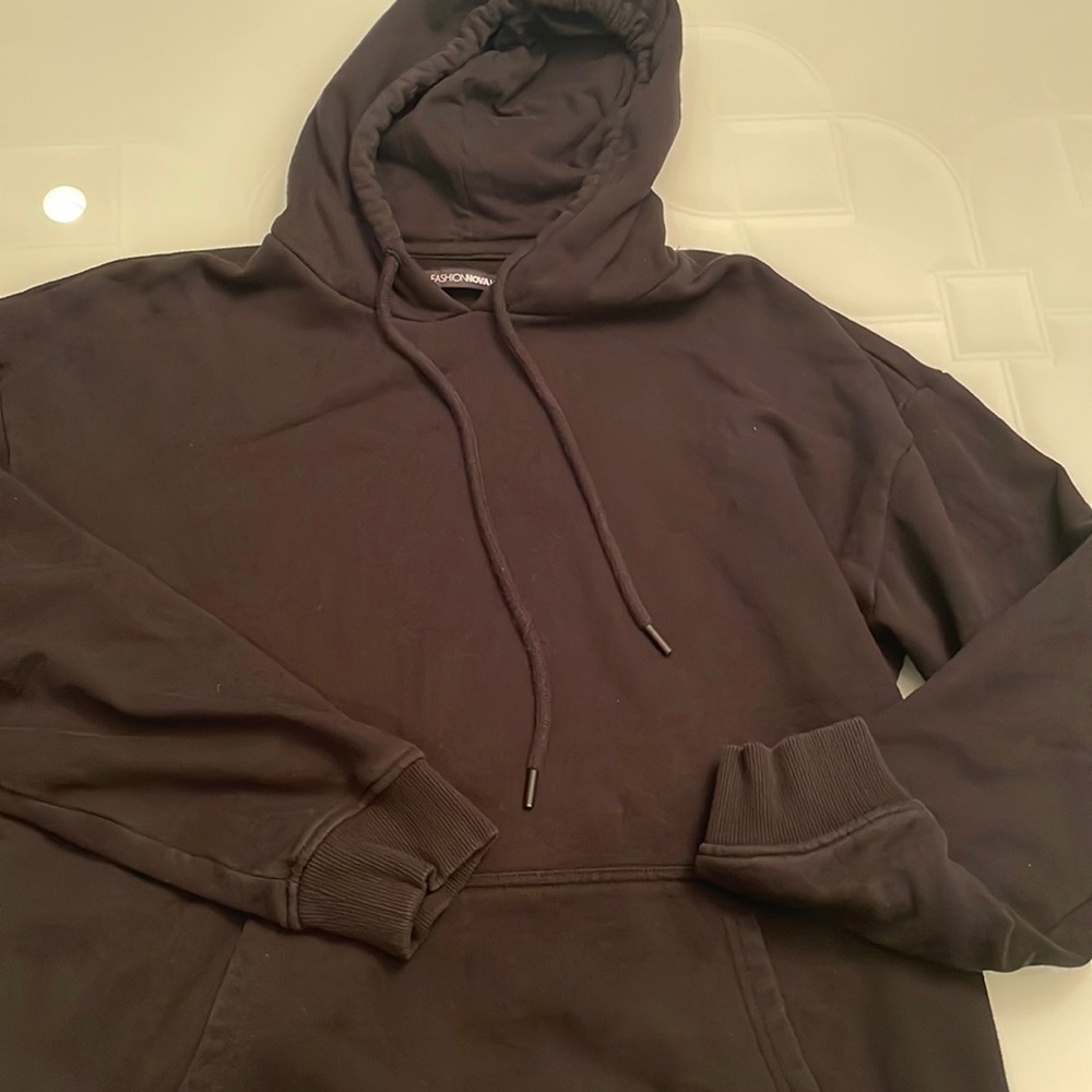Fashion nova men’s size small black hoodie sweatshirt